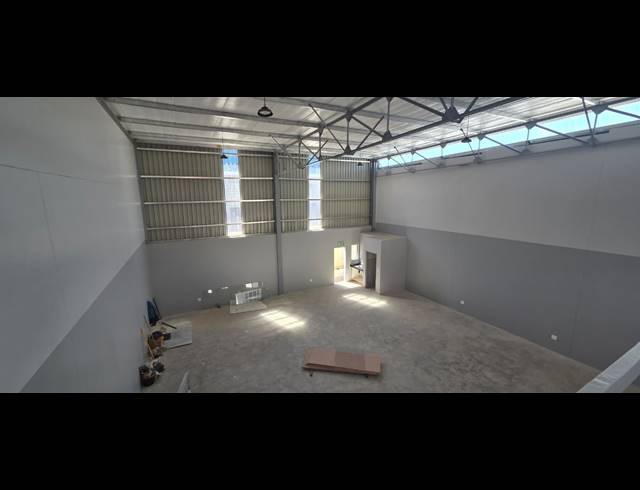 227M² WAREHOUSE TO LET IN RIVERSIDE PARK